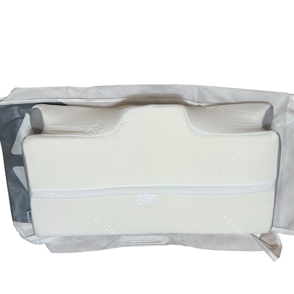 Sutera Dream Deep Memory Foam Pillow Orthopedic
Support All Sleep Positions - Picture 4 of 8